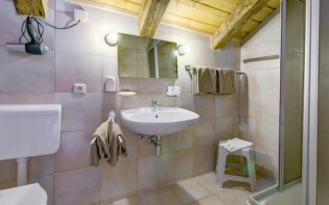 Chalet on Zettersfeld With Dolomite Views