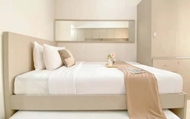 Good Location And Cozy Studio Springlake Summarecon Bekasi Apartment