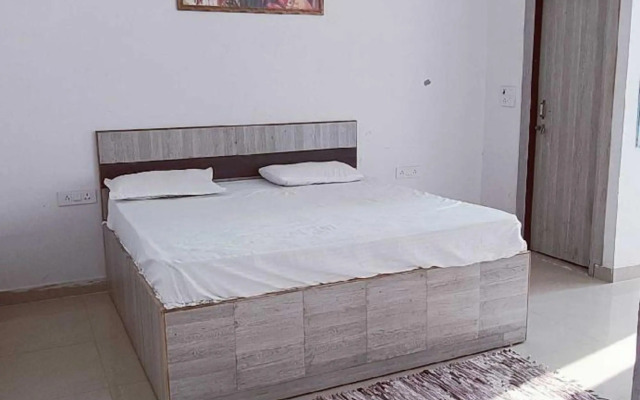 OYO 70092 Hotel Maharaja