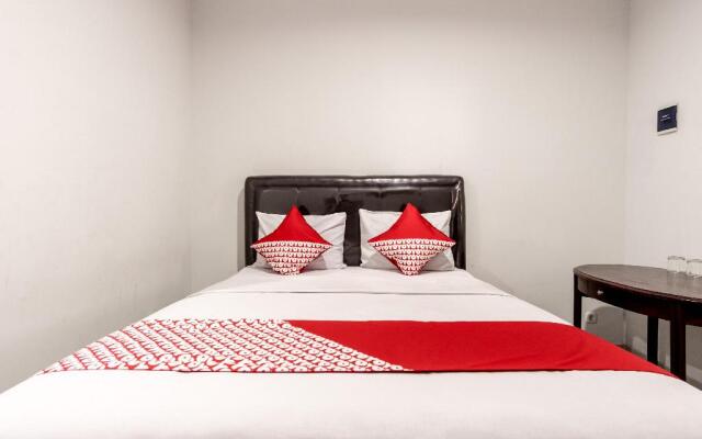 Super OYO 283 Helvetia Residence