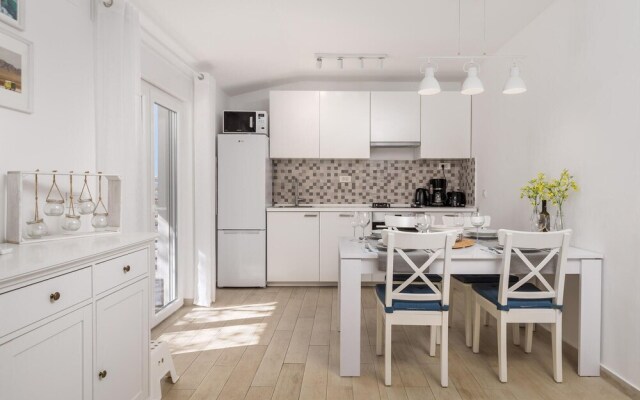 Beautiful Home in Lukovo Sugarje With Wifi and 2 Bedrooms