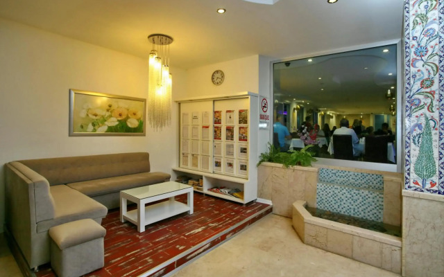 Kleopatra Celine Hotel