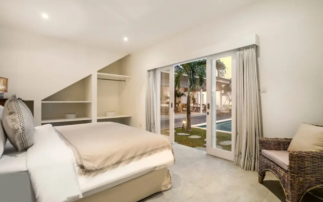 A Casa Di Renucci by Alfred in Bali - Brand New Stunning 5BR Villa Near Seminyak Beach – Guest Rooms – Kuta