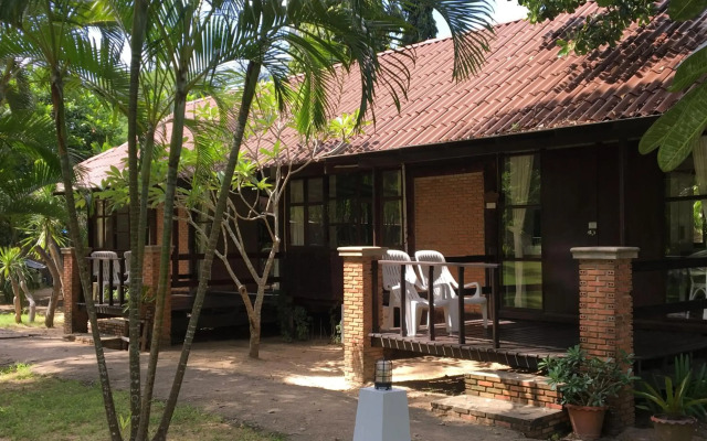 Suan Bankrut Beach Resort