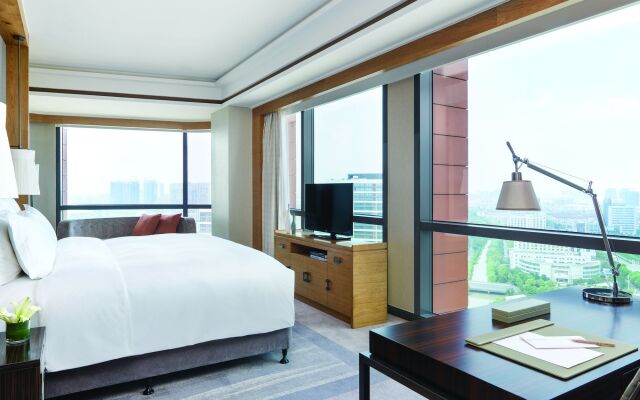 Pullman Haining