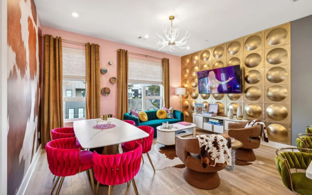 Nashville Vibes Rooftop Karaoke Fire Pit Downtown