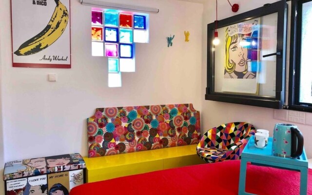 Boutique Triple House With Garden & Roof Terrace