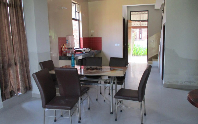 Ganga Kutir Oak Villa on Raichak