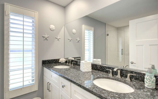 Moonmist Gorgeously Renovated Courtyard