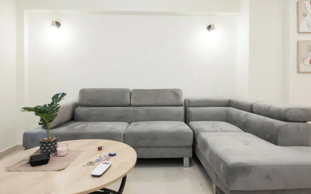 Cozy 1 Bd Getaway Apt in Lively Kipseli