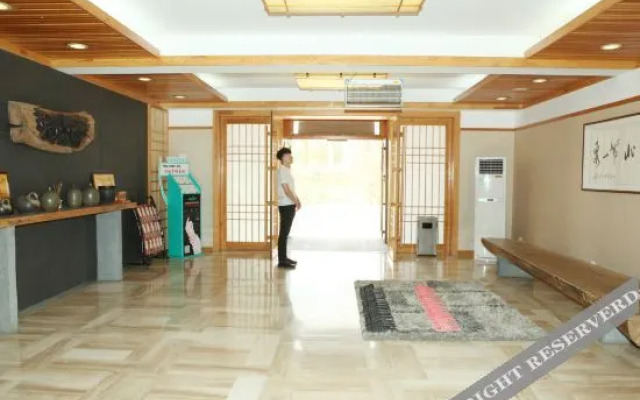 No. 18 Hot Spring Club Hall, Taihuwan Bay, Gaizhou