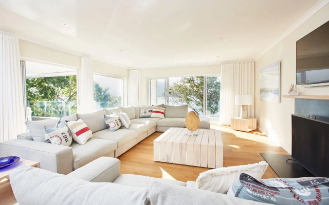 Number Eleven Self Catering Villa