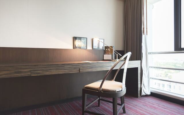 Maroon Infinity Residence by Favstay