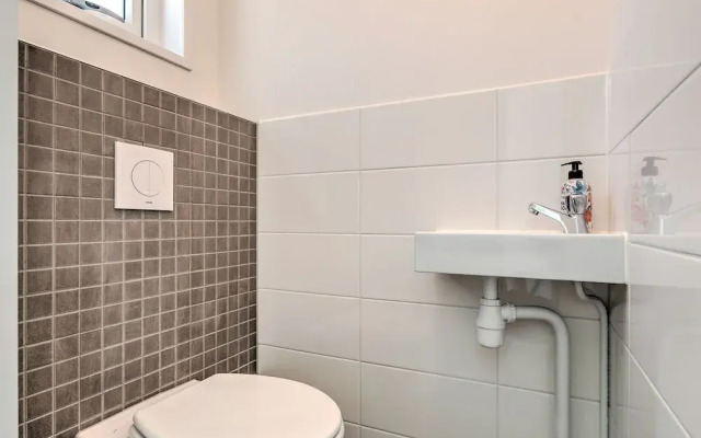 Lovely Holiday Home in Kaatsheuvel With Bubble Bath