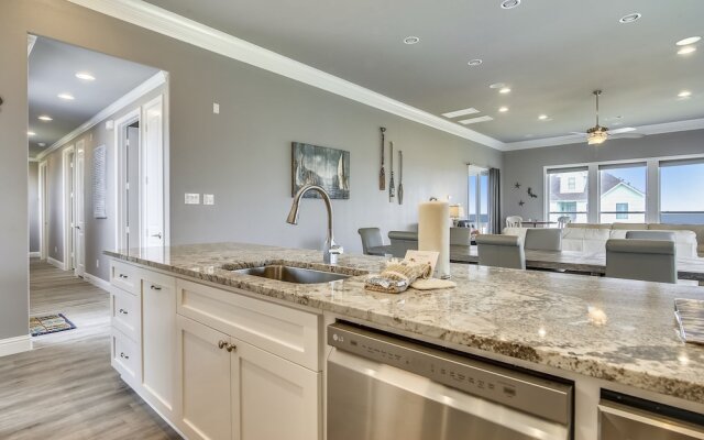 Salty Blue Mermaid - 4 Br Home