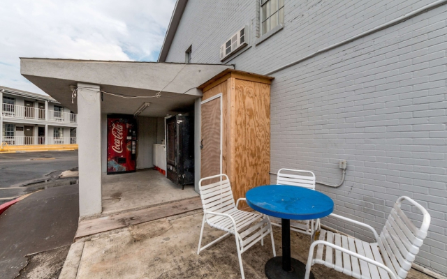 Studio 6 San Antonio, TX - Fort Sam Houston Area