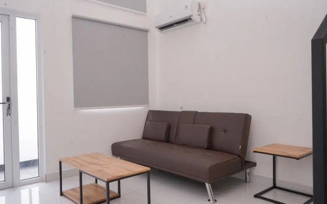 Comfort Studio Loft Apartment At Kingland Avenue