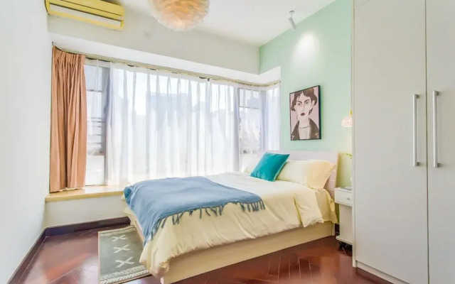 Locals Boutique Apartment  Huafa  No.3