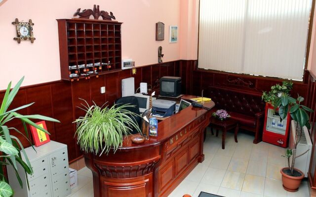 Hotel Mants II