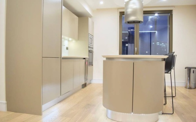 Modern 2 Bedroom Bayswater Apartment