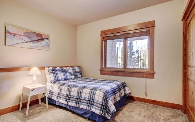 Highlands Trail House 5 Bedroom Home by RedAwning