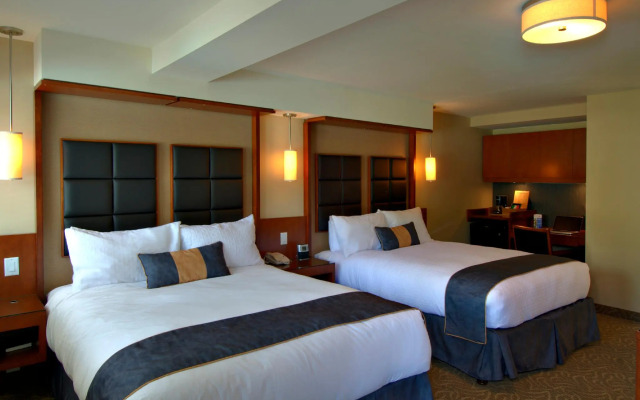 Coast Penticton Hotel