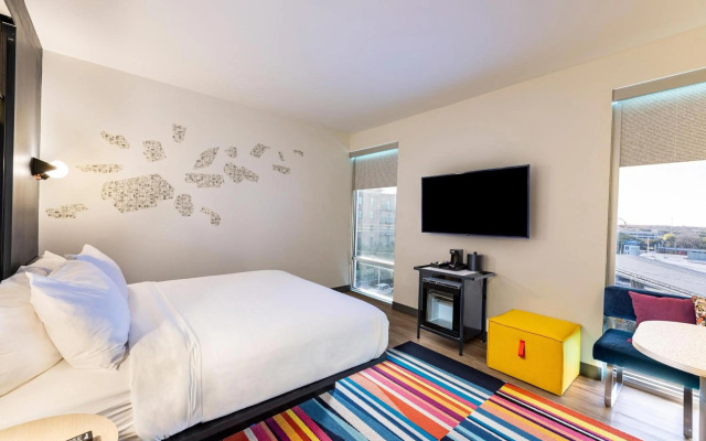 Aloft Savannah Downtown Historic District