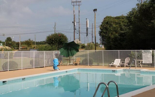 FairBridge Inn & Suites McDonough