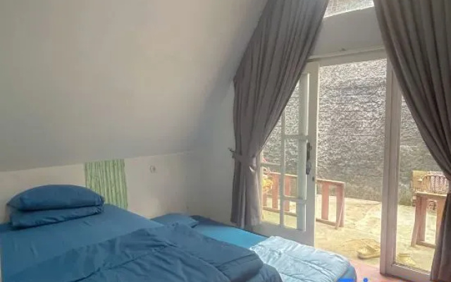 Mini Cemara Cabin