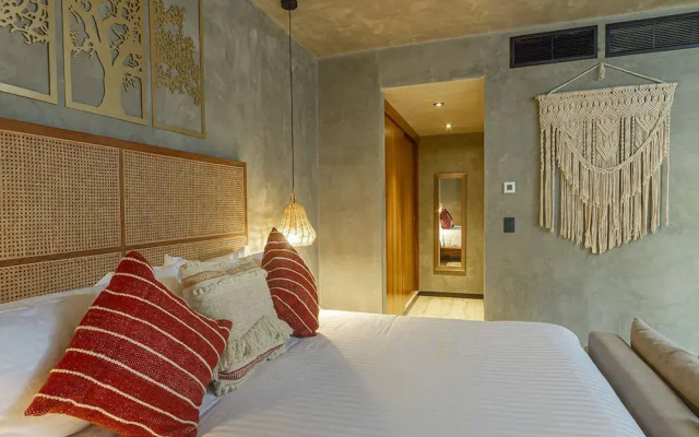 Spacious Apartment With Terrace and Rooftop Pool