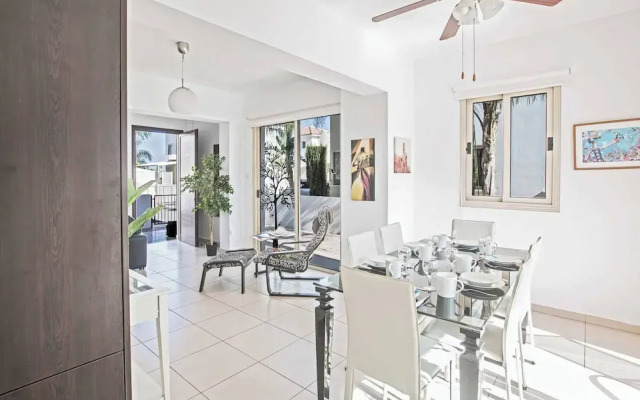 Villa Delia Palm 17