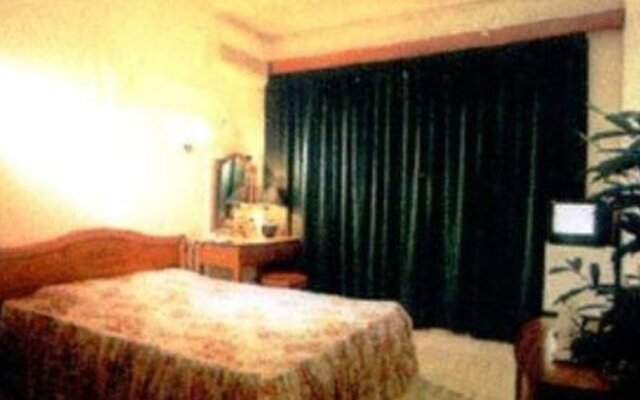 Cay Thong Hotel