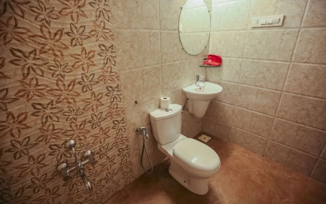 OYO 703 Hotel Shahi Palace