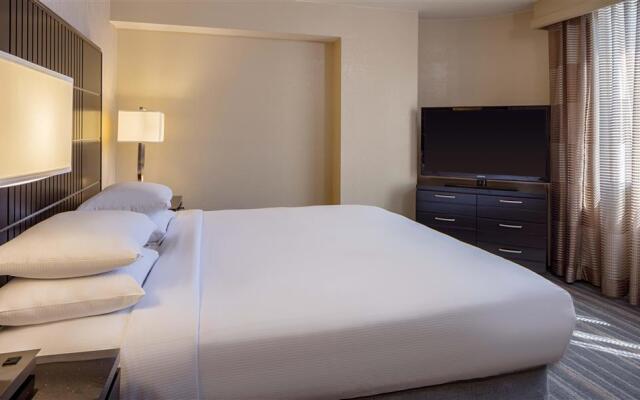 DoubleTree Suites by Hilton Hotel Minneapolis