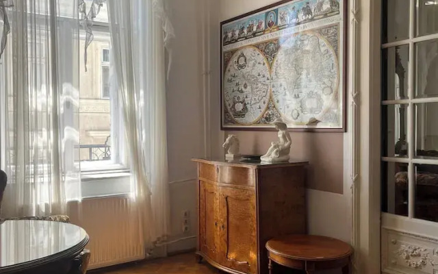 New! Libra Grande Venetian Style Apartment