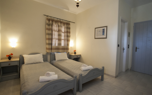 Ostria Studios & Apartments