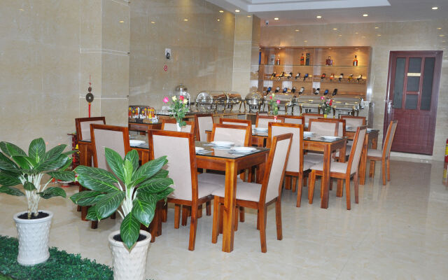 Queen Central Hotel