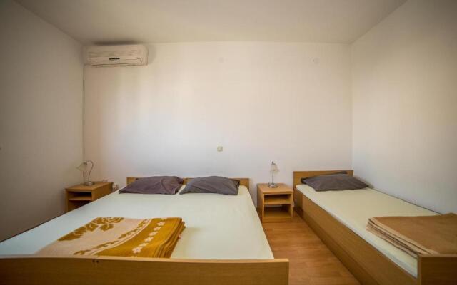 Gulin Apartments