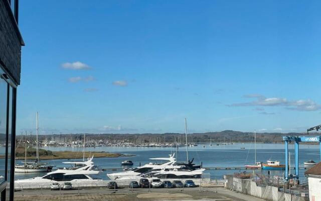 Poole Quay Sea Views Apartment No 3