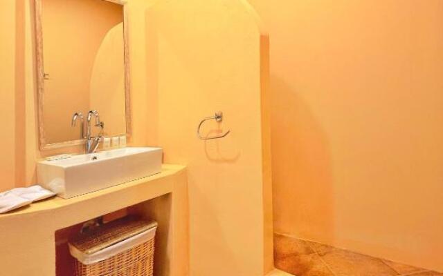Spacious & Cozy Flat 5 mins to Batsi Bay