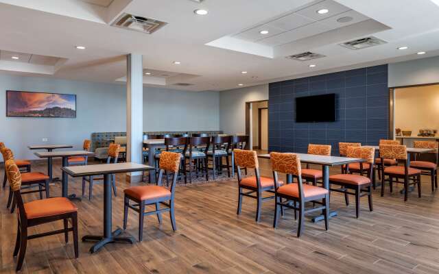 Best Western Plus Coachella Valley Inn & Suites