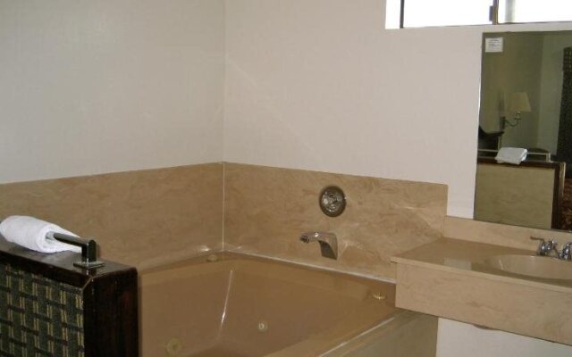 Jamestown Railtown Motel