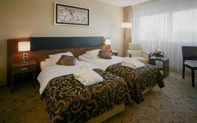 Avalon Hotel & Conferences