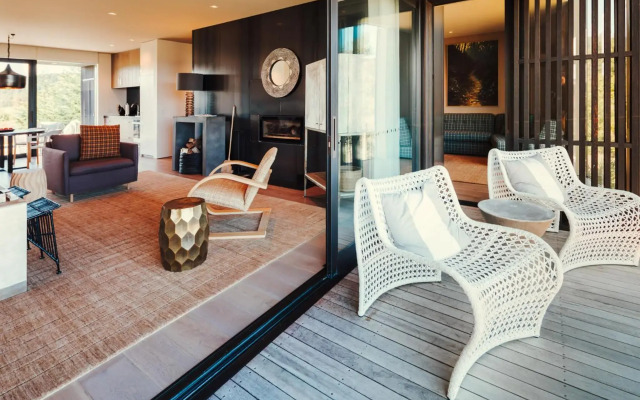 Kinloch Manor & Villas