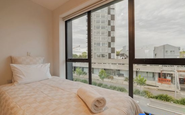 Madhouse Comfort - 2-BR Haven on Tuam Street – Guest Rooms – Christchurch