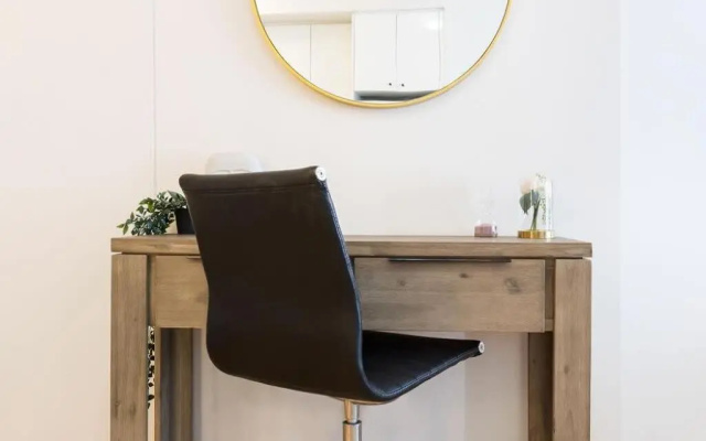 A Modern & Stylish Studio Next to Darling Harbour – Hotel Rooms – Sydney
