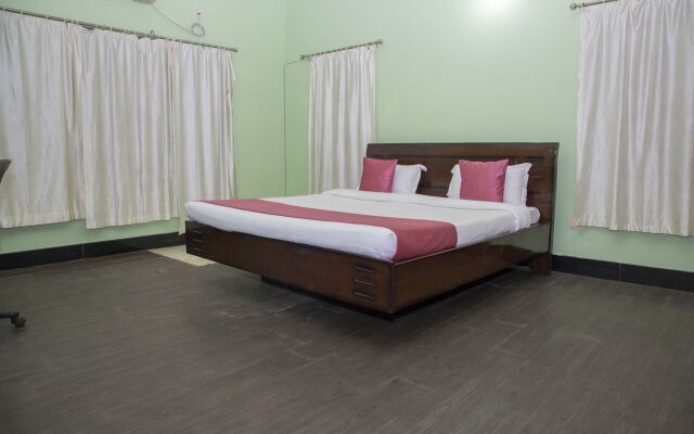 Hotel White House Inn By OYO Rooms