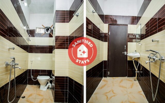 OYO 18272 Hotel Lambodar