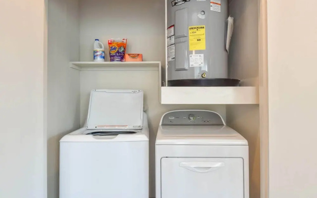 Plano Dreamy Studio Apartment