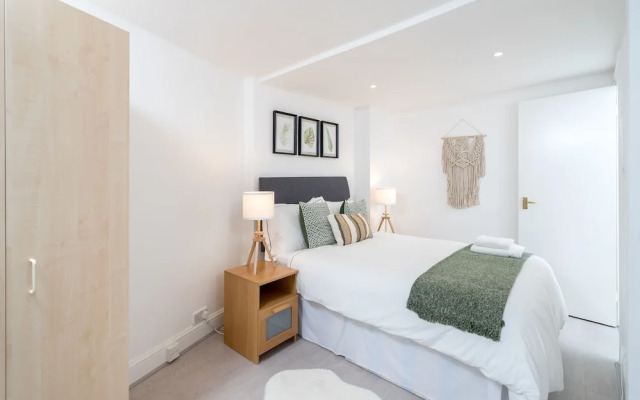 Russell Sq Suite 2 Bed Apartment